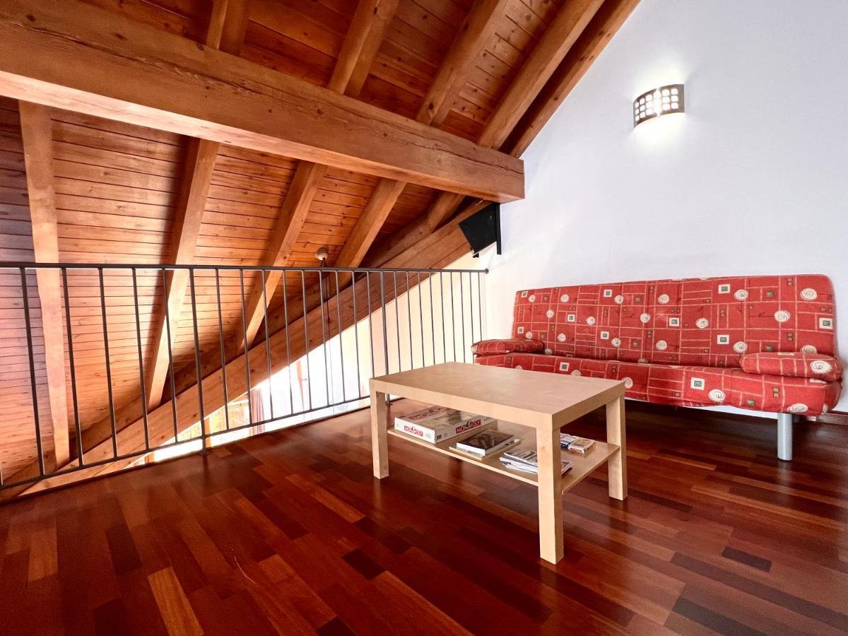 Apartament La Noguera - L'Amfitriona ريالب المظهر الخارجي الصورة